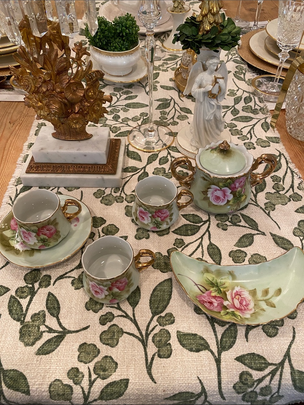 Porcelain Floral Dinnerware Set with Pink Rose Motif and Gold Accents
